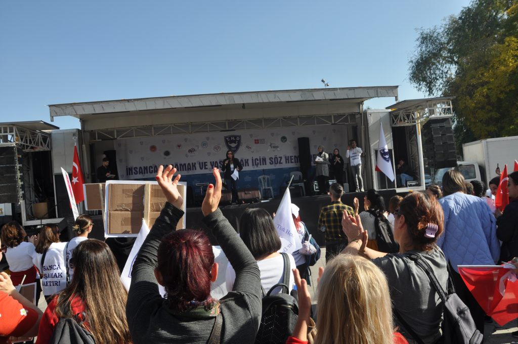 Hemşirelikte Liderlik Derneği-Prof.Dr. Elif GÜRSOY – Ankara Anıtpark’ta gerçekleşen miting konuşması